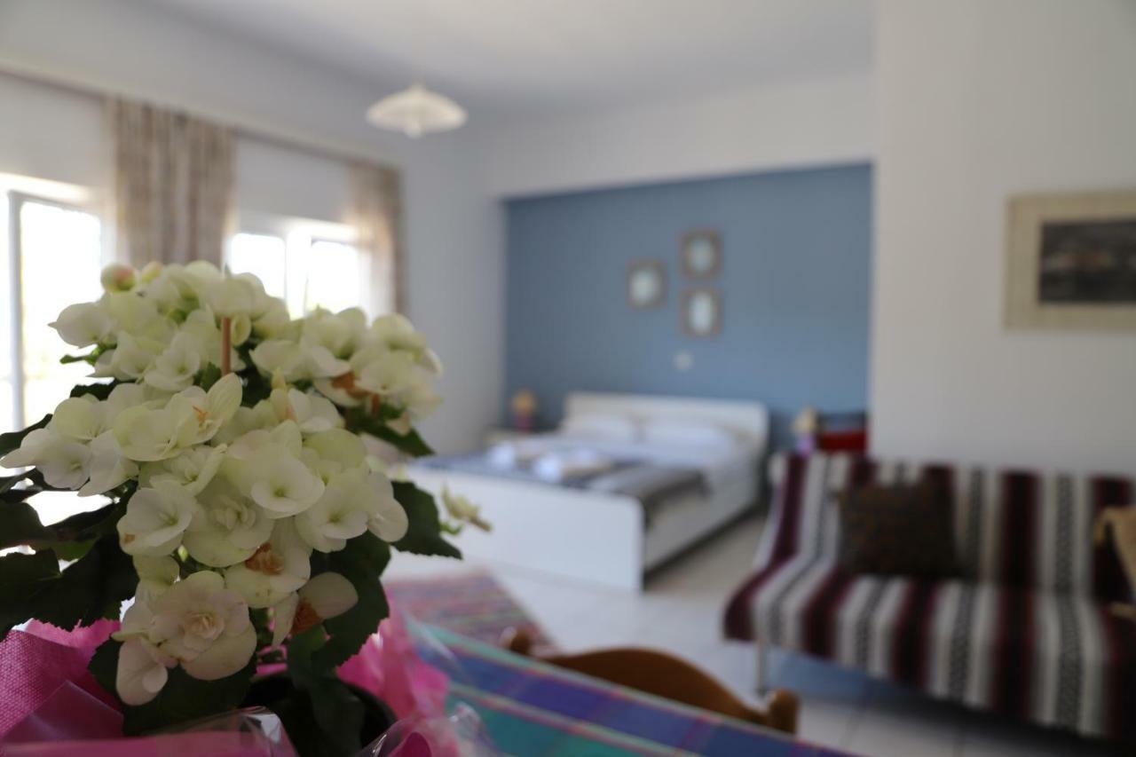 Aris Apartments Gerani  Eksteriør billede