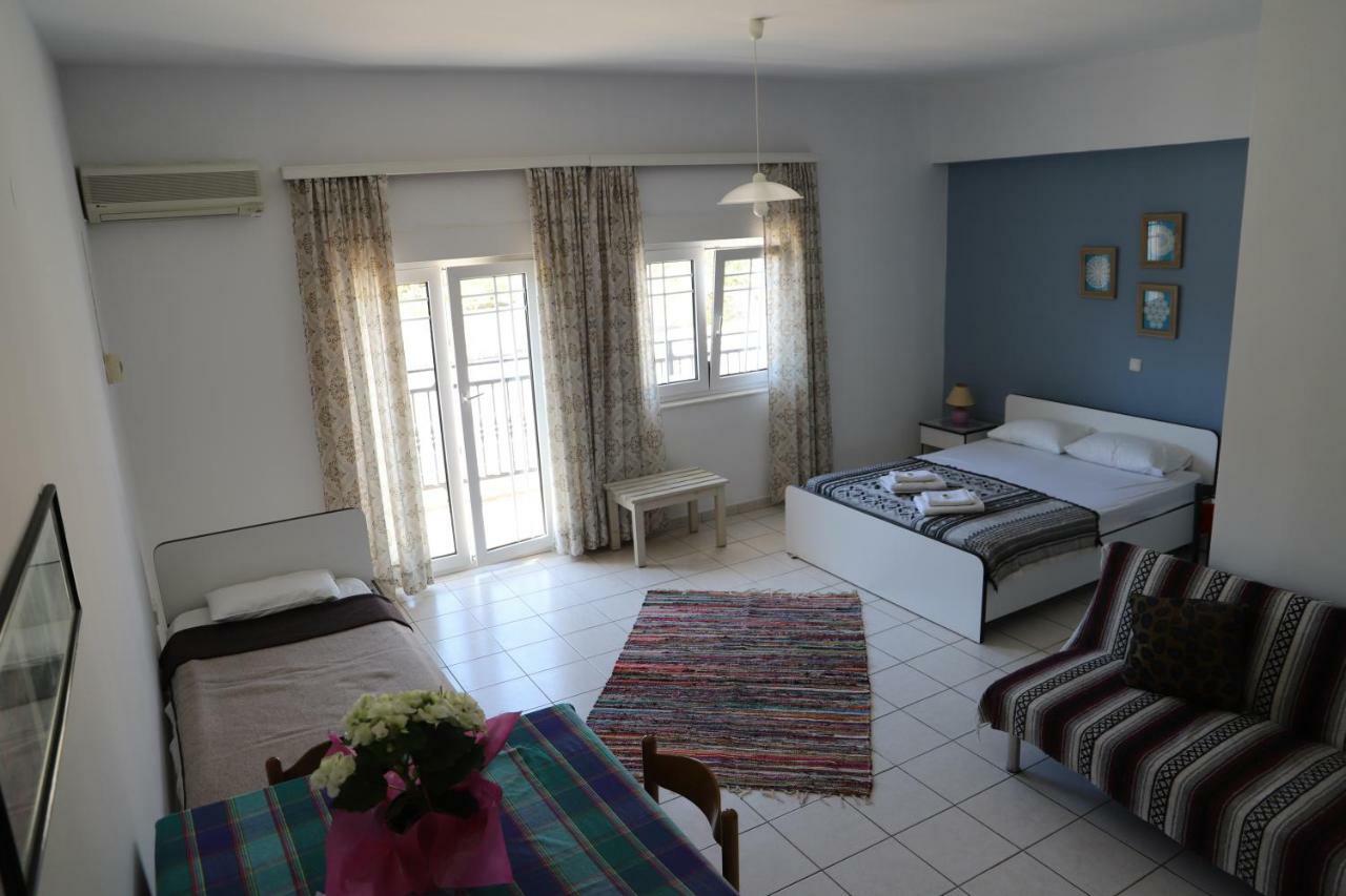 Aris Apartments Gerani  Eksteriør billede