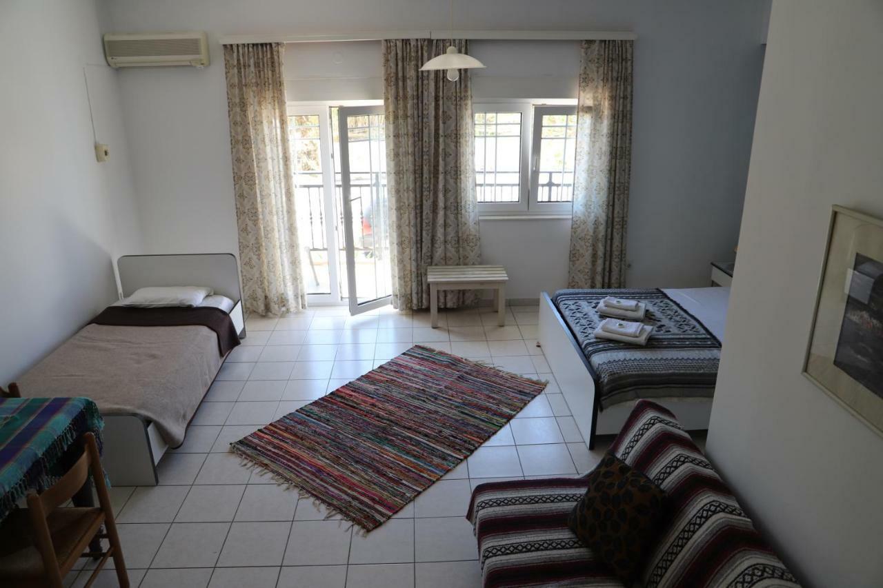 Aris Apartments Gerani  Eksteriør billede